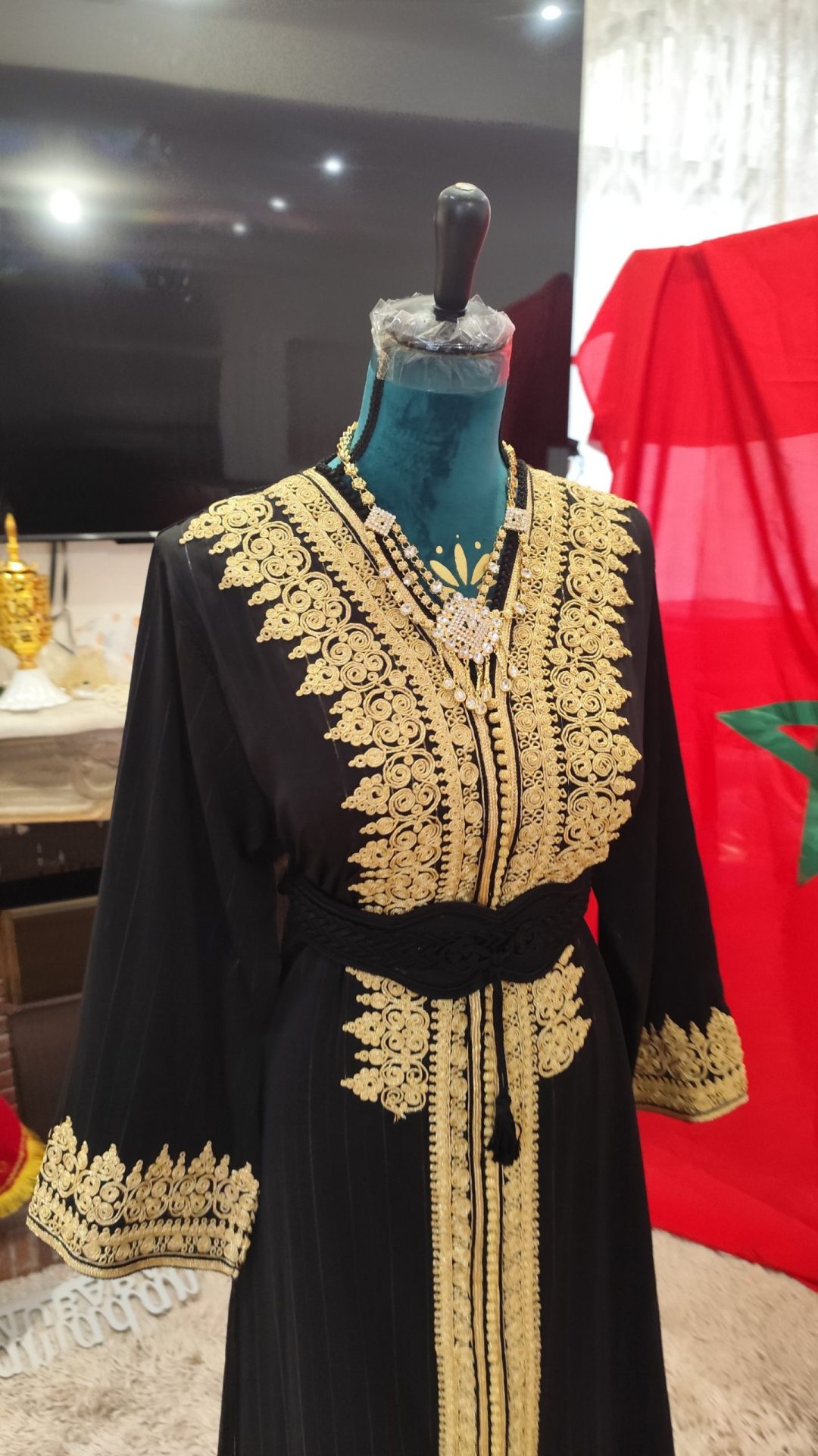 caftan marocain modèle d exposition – Image 2