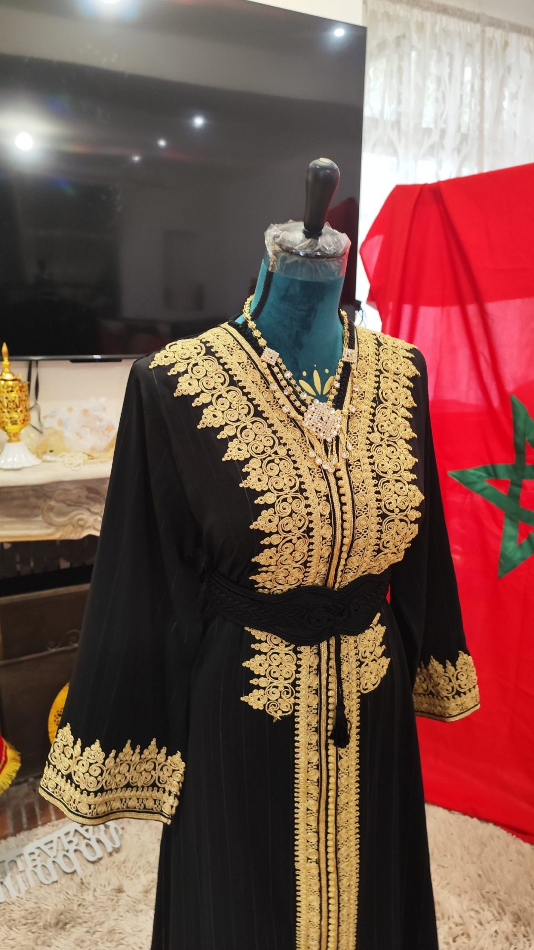 caftan marocain modèle d exposition – Image 4